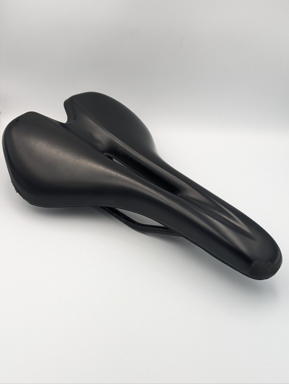 Specialized Toupe Sport 155mm bike saddle seat with cutout